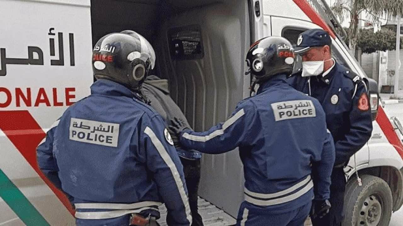 جريمة تهز البيضاء.. توقيف شخص متهم باحتجاز سيدتي والاعتداء جنسيا على إحداهما وومحاولة إحراق النار في منزله بالبيضاء