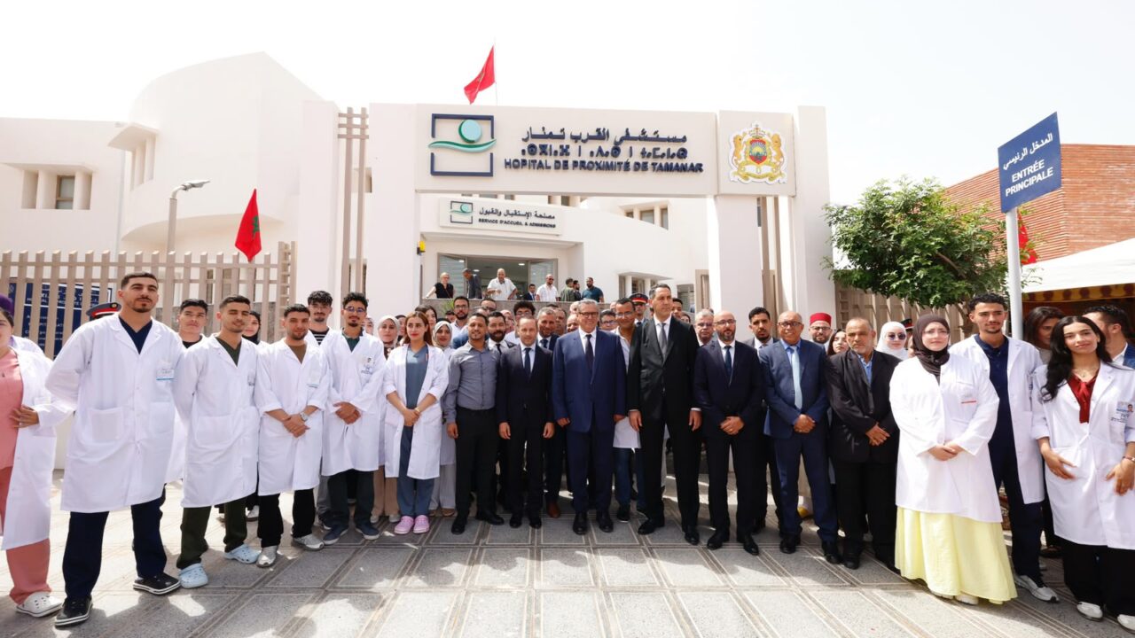 رئيس الحكومة يشرف على إعطاء انطلاقة خدمات مستشفى القرب بتمنار