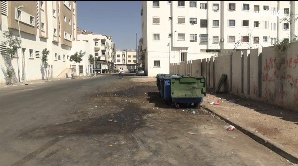 تراكم النفايات وتسرب مياه عادمة يثيران استياء ساكنة حي الفرح بأكادير