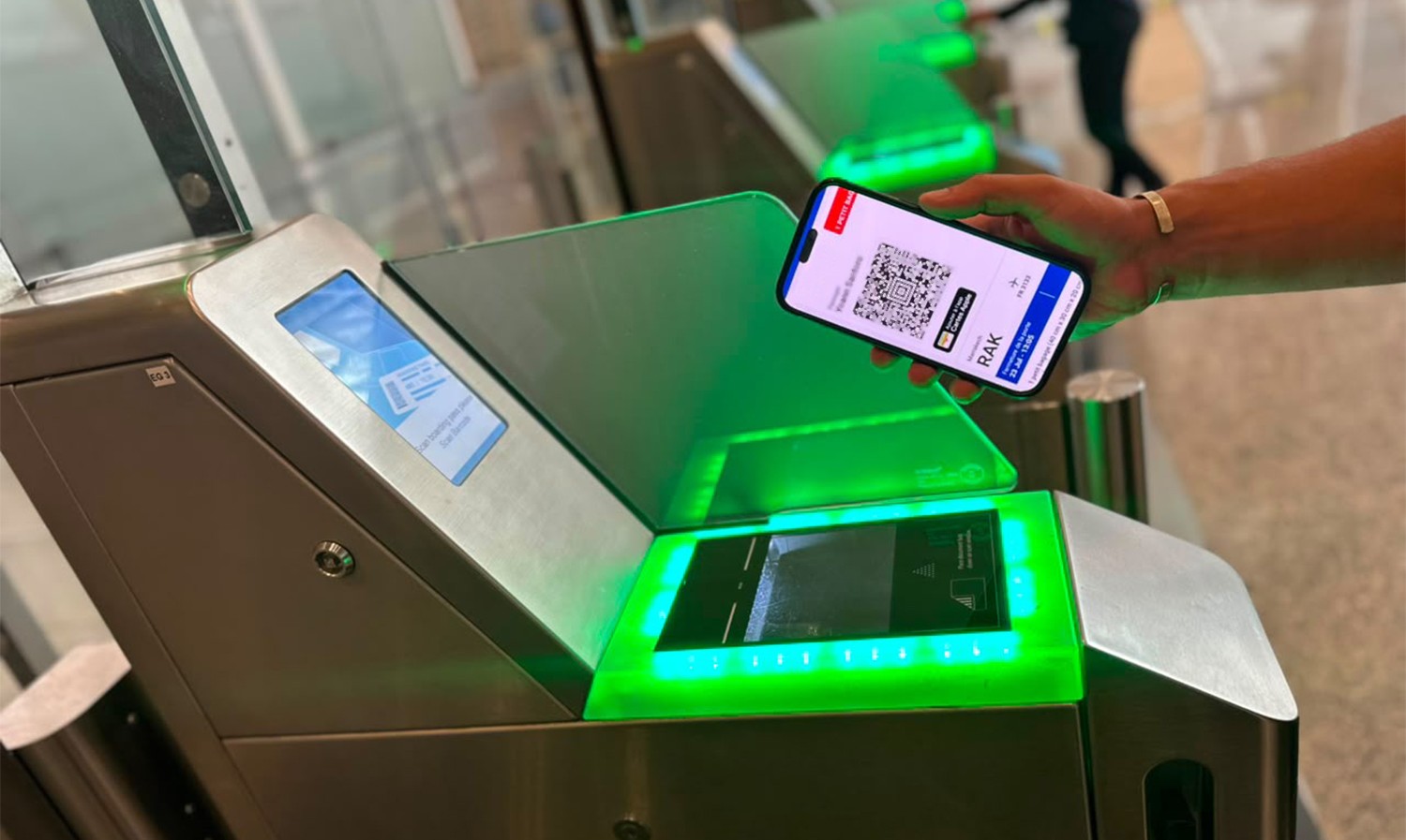 “مطارات المغرب” تعمم بطاقة الإركاب الرقمية بالكامل