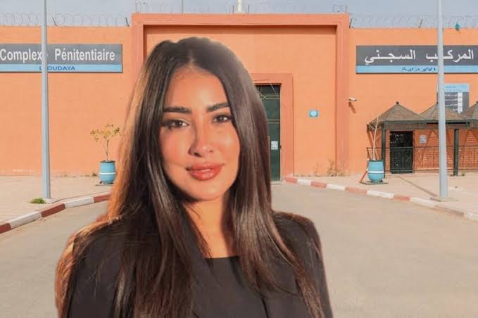 الحبس النافذ في حق سكينة “كلامور” والمنع من الظهور في وسائل التواصل لمدة 3 سنوات