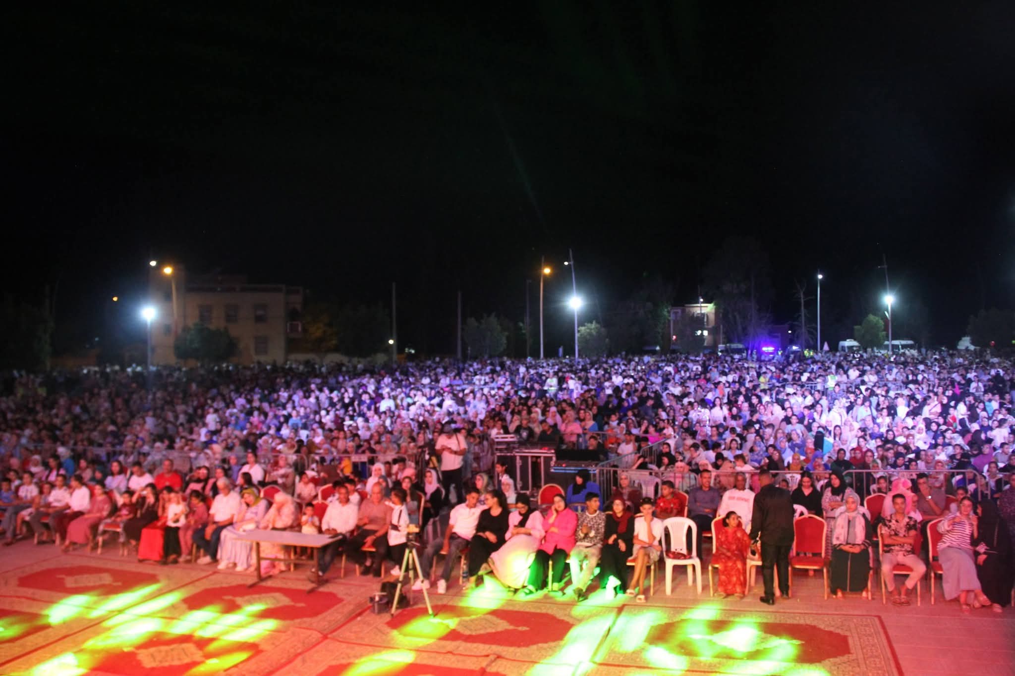 مهرجان ربيع أيت إيعزة.. احتفال بعيد العرش يتحول إلى عرس جماهيري يجسد ارتباط الساكنة بثوابتها الوطنية (صور)