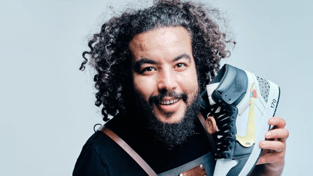 خالد نايت زوهو.. مغربي بدأ من الصفر ووصل إلى منصة التتويج في أمريكا وأبهر زوجة جو بايدن بتصاميمه